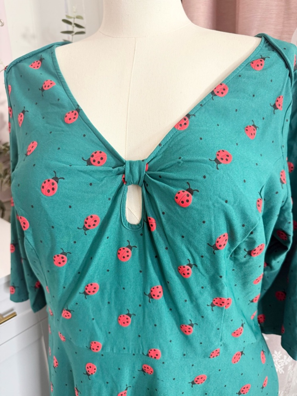 Unique Vintage Teal Lady Bugs Tie-Front Women’s Dress BIN#1 - Picture 2 of 4